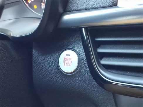 Used 2018 Kia Optima Premium w/ Convenience Package image 12