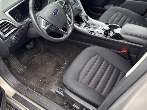 Used 2015 Ford Fusion SE w/ Equipment Group 201A FWD image 6