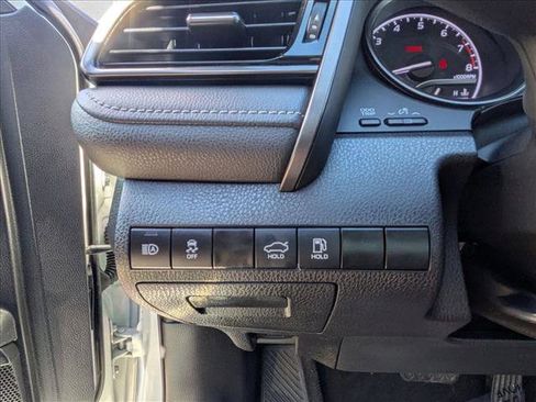 Used 2022 Toyota Camry SE w/ Carpet Mat Package (TMS) image 19