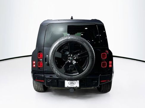 Used 2024 Land Rover Defender 110 X-Dynamic SE AWD/4WD image 30