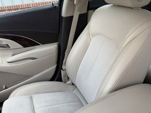 Used 2015 Buick LaCrosse FWD image 16