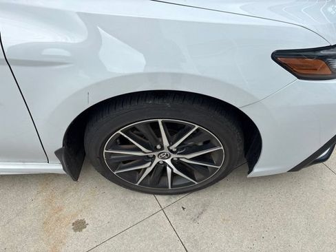 Used 2024 Toyota Camry SE w/ Cold Weather Package FWD image 9