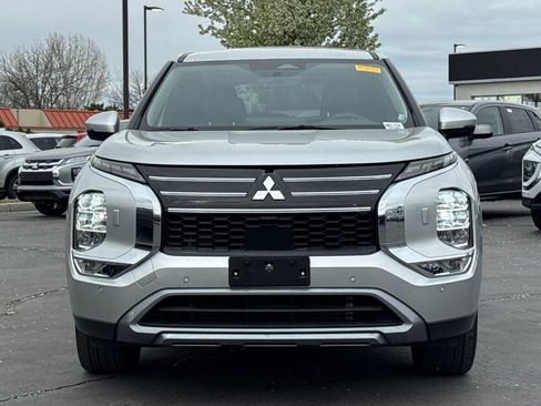 Used 2025 Mitsubishi Outlander SE AWD/4WD image 9