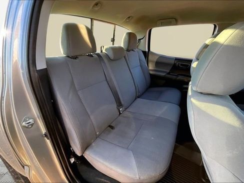 Used 2018 Toyota Tacoma SR image 17