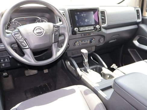 Used 2024 Nissan Frontier SV AWD/4WD image 4