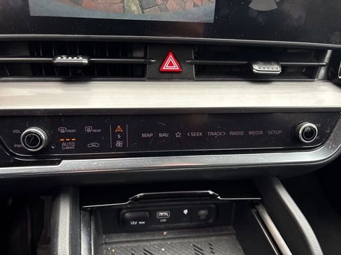 Certified 2023 Kia Sportage EX image 18