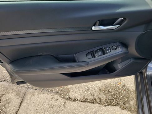 Used 2025 Nissan Altima 2.5 SV w/ SV Special Edition Package image 16