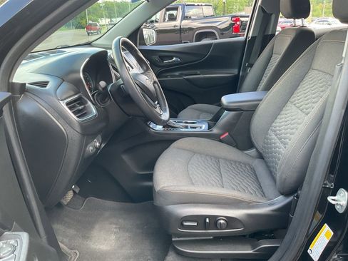Used 2019 Chevrolet Equinox LT image 2