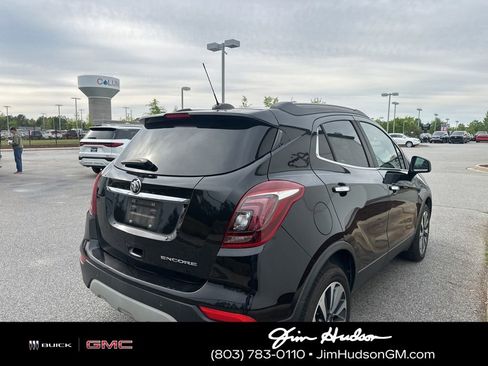 Used 2021 Buick Encore Preferred w/ Safety Package II image 3