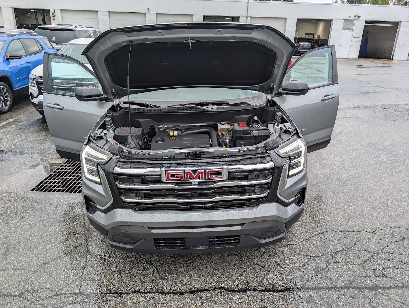 New 2027 GMC Terrain Elevation w/ LPO, Floor Liner Package AWD/4WD image 10