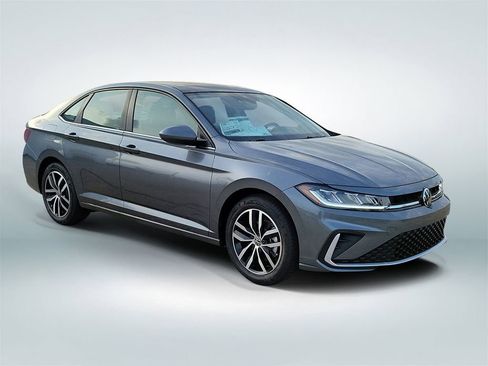 New 2026 Volkswagen Jetta SE FWD image 2