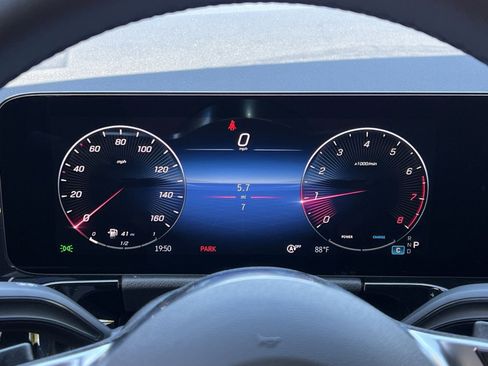 Used 2026 Mercedes-Benz GLA 250 4MATIC image 15