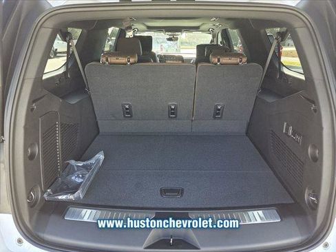 New 2026 Chevrolet Suburban High Country image 25