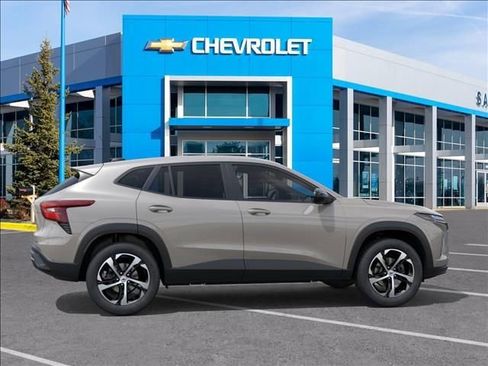 New 2026 Chevrolet Trax RS w/ Driver Confidence Package FWD image 5