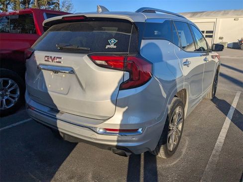 Used 2019 GMC Terrain Denali w/ Advanced Safety Package image 9