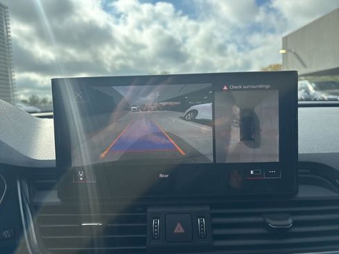 Used 2022 Audi SQ5 Premium Plus w/ Premium Plus Package image 25