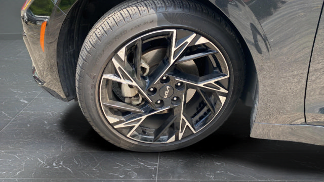 Used 2025 Kia K5 GT-Line w/ GT-Line Premium Package AWD/4WD image 42