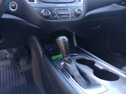 Used 2018 Chevrolet Malibu LT image 16