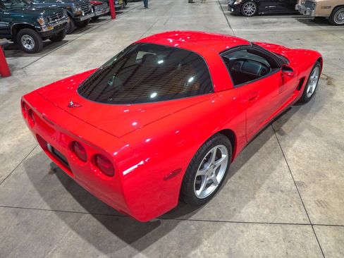 Used 2001 Chevrolet Corvette Coupe RWD image 17