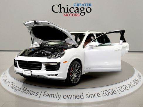 Used 2017 Porsche Cayenne GTS image 3