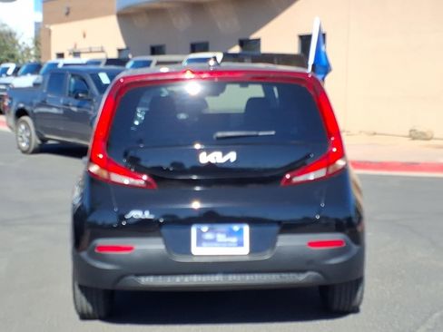 Used 2022 Kia Soul LX w/ Technology Package FWD image 5