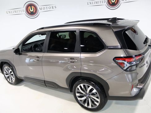 Used 2025 Subaru Forester Touring image 10