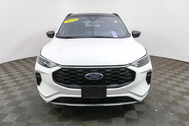 Used 2024 Ford Escape ST-Line w/ Tech Pack #1 AWD/4WD image 4