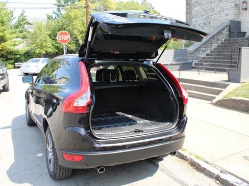 Used 2011 Volvo XC60 T6 image 7