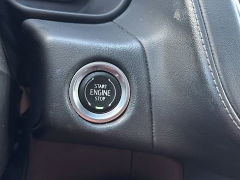 Used 2023 Chevrolet Tahoe Z71 w/ Luxury Package image 28