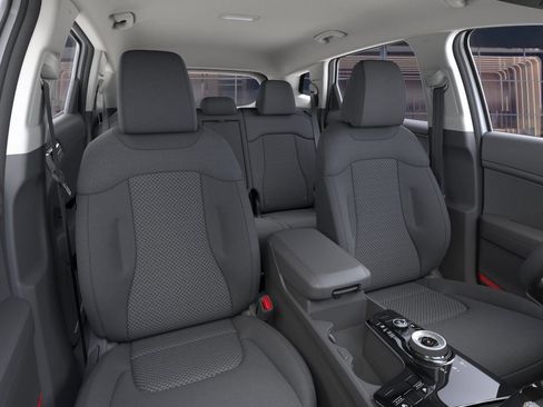 New 2025 Kia Sportage LX image 16