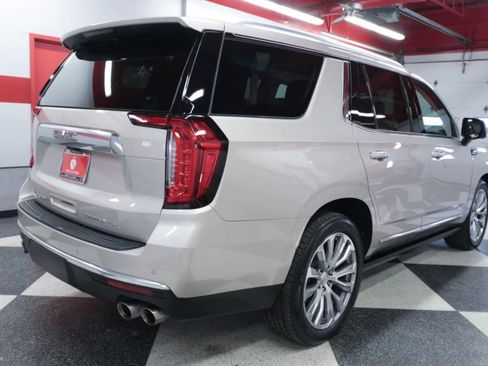 Used 2022 GMC Yukon Denali w/ Denali Premium Package image 7