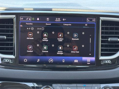 Used 2021 Chrysler Pacifica Touring-L FWD image 24