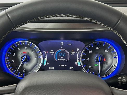 Used 2023 Chrysler Pacifica Touring-L image 12