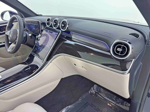 Used 2023 Mercedes-Benz GLC 300 4MATIC w/ Driver Assistance Package image 15