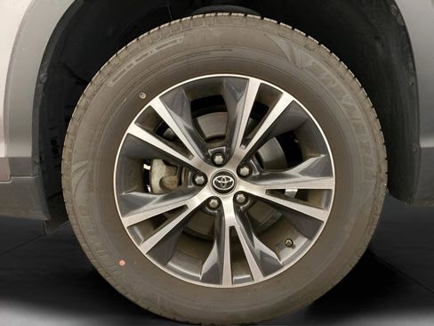 Used 2017 Toyota Highlander LE image 21