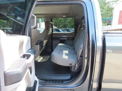Used 2019 Ford F150 XLT w/ Equipment Group 302A Luxury AWD/4WD image 12