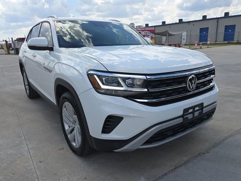 Used 2021 Volkswagen Atlas Cross Sport SE w/ Panoramic Sunroof Package image 6