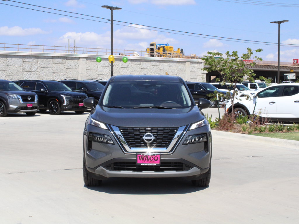 Used 2022 Nissan Rogue S FWD image 2
