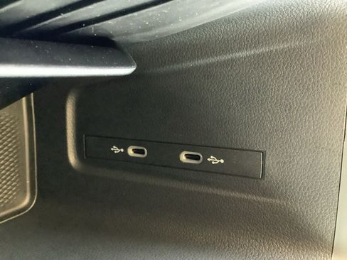 New 2026 Volkswagen Tiguan SE R-Line FWD image 21