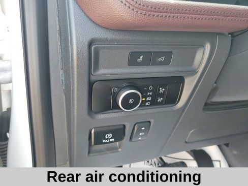 Used 2024 Ford Expedition Limited RWD image 7