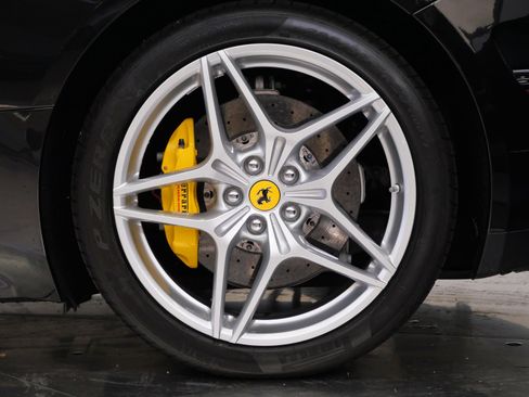 Used 2015 Ferrari California T RWD image 11