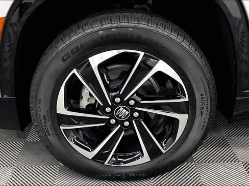 Used 2025 Buick Enclave Sport Touring image 10