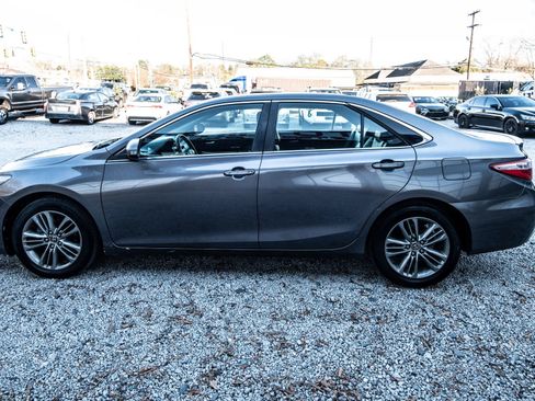 Used 2015 Toyota Camry SE image 23
