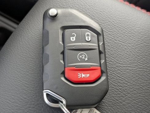 New 2025 Jeep Wrangler Unlimited Rubicon w/ XTREMEE 35" Tire Package image 26