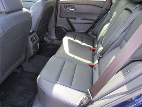 Certified 2025 Nissan Rogue SL w/ SL Premium Package FWD image 16