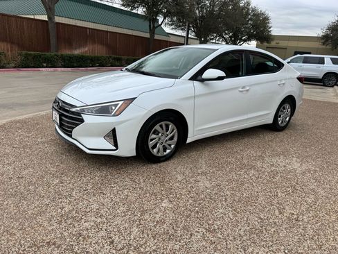 Used 2020 Hyundai Elantra SE w/ Cargo Package (C1) image 12