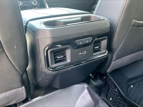 Used 2024 GMC Sierra 2500 AT4 w/ AT4 Premium Plus Package AWD/4WD image 36