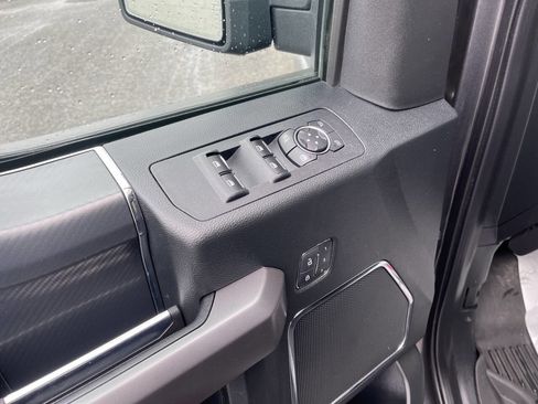 Used 2019 Ford F150 Lariat w/ Equipment Group 502A Luxury AWD/4WD image 16