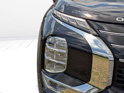 New 2026 Mitsubishi Outlander SE FWD image 9