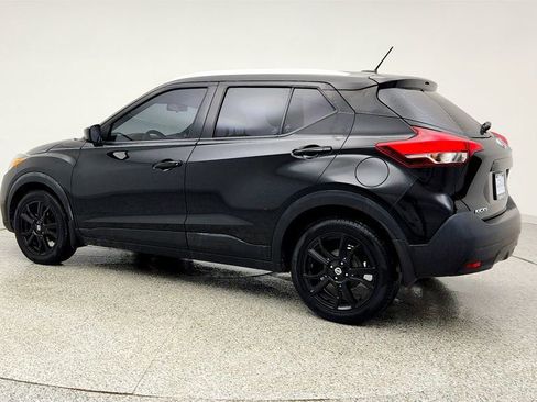 Used 2019 Nissan Kicks SV FWD image 7